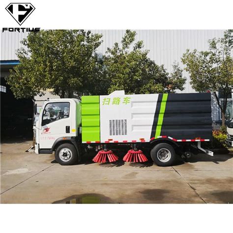 Sinotruk HOWO 4X2 6cbm 8cbm High Pressure Road Sweeper Truck Vacuum