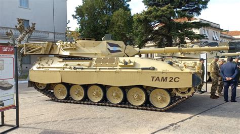 Tanque Argentino Mediano Ca Tras Ser Sometido A Un Proceso De