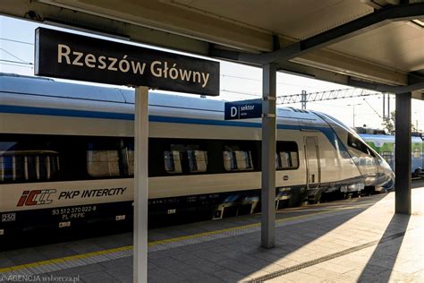 Nowe zestawy kasowe w PKP Intercity Z graficzną rezerwacją miejsc