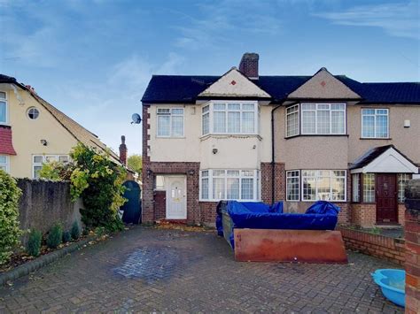 3 Bed Semi Detached House For Sale In Greenford Gardens Greenford Ub6