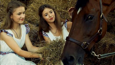 "Конь" исполняют: Мария и Екатерина Шабановы автор слов: А.Шаганов ...