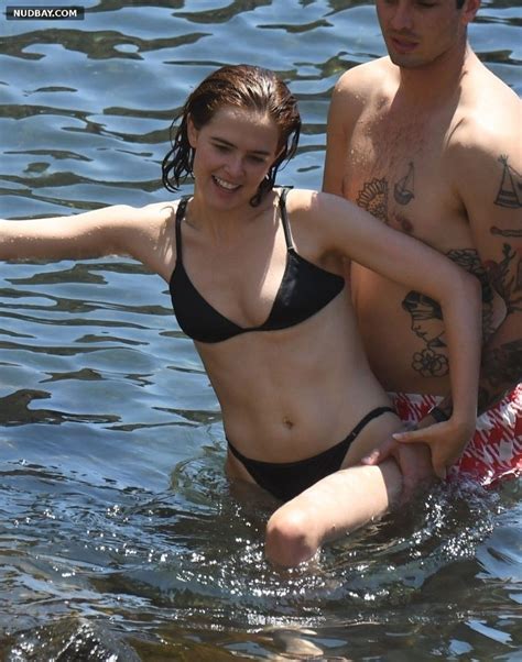 Zoey Deutch Naked In Bikini On Holiday In Ischia Jul 17 2019 Nudbay