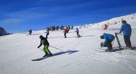 Morta Bambina Di Anni Sulle Piste Da Sci Investita Mentre Faceva Lezione