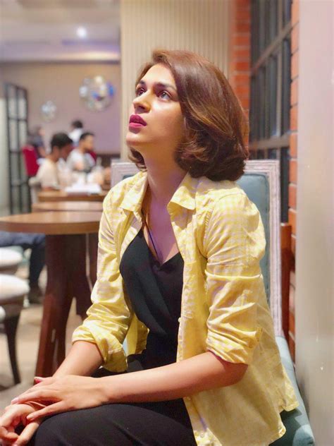 South Indian Actress Shraddha Das Hot Spicy Stills Gallery