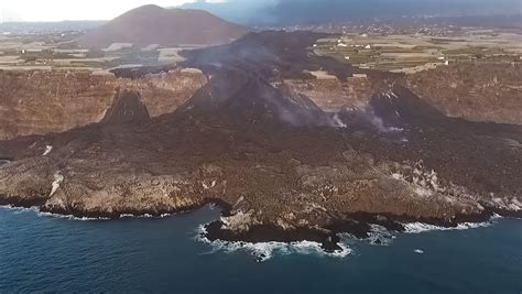 Espectaculares Imágenes Del Terreno Creado Por El Volcán De La Palma Y