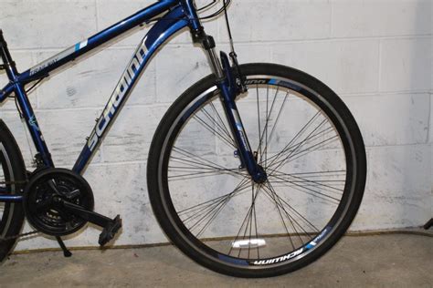 Schwinn Trailway Hybrid Bike | Property Room