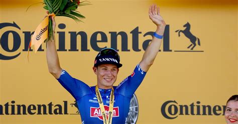 El Belga Jasper Philipsen Se Lleva El Primer Esprint Masivo Del Tour De