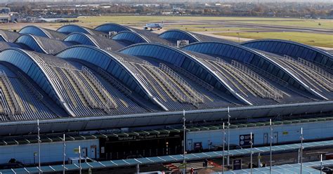 Nearly 800 Heathrow workers to strike in May, union says | Reuters