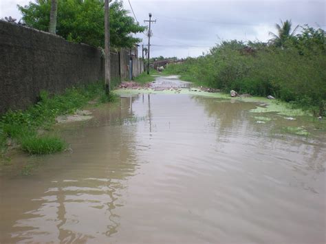 Em Candeias Lagoa Olho D Gua Transborda E Deixa Moradores Ilhados