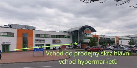 Vchod do prodejny skrz hlavní vchod hypermarketu ActiMaris rychlé