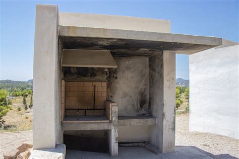 El Ayuntamiento de Sagunto repara los paelleros de Sant Cristòfol y del