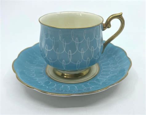 Royal Albert Blau mit weißer Strudel Vintage Teetasse und Untertasse