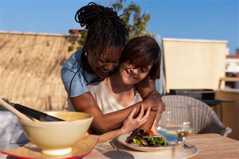 Free Photo Medium Shot Lesbian Couple At Restaurant