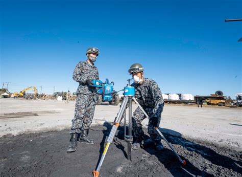 Us Koku Jieitai Engineers Practice Rapid Runway Repair At Yokota