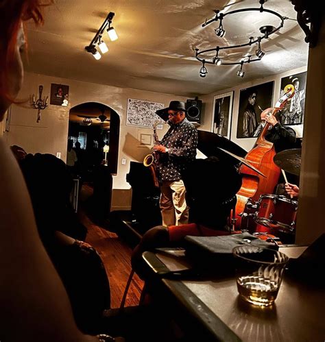 10 Best Jazz Clubs In NYC To Visit & Jam Out At In 2023