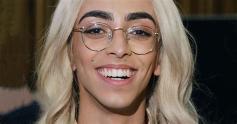 Exclusif Bilal Hassani dévoile son album en exclusivité à ses fans à