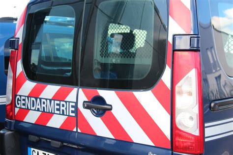 Gironde Ivre Et Sans Permis Il Heurte La Voiture Des Gendarmes