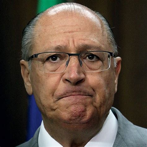 Alckmin avalia se licenciar da presidência do PSDB para se dedicar à