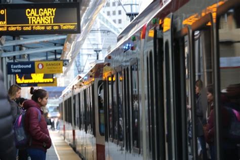 What the daily grind of downtown commuting tells us about Calgary | CBC News