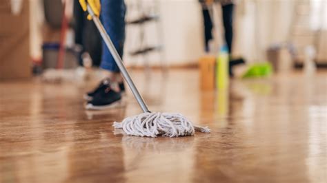 The Simple Secret To Streak Free Laminate Floors