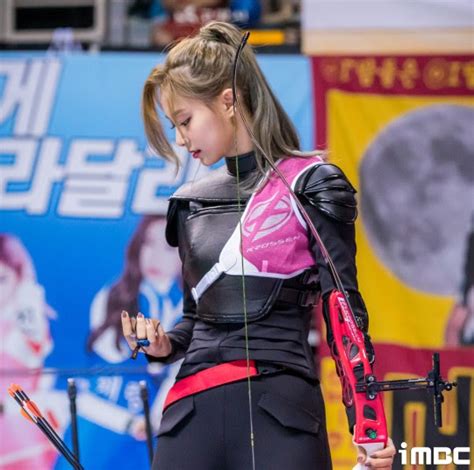 Twices Tzuyu Is An Archery Goddess At Isac 2019 Chuseok Koreaboo