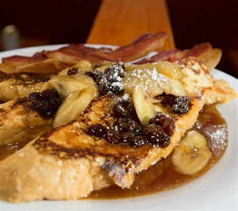 13 Best Restaurants in Pensacola FL You Must Try!