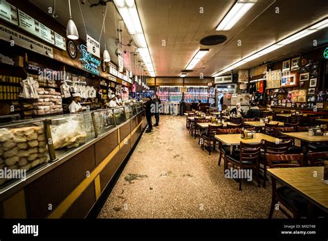 Katz´s Delicatessen, Deli Diner in New York City, interior Stock Photo ...