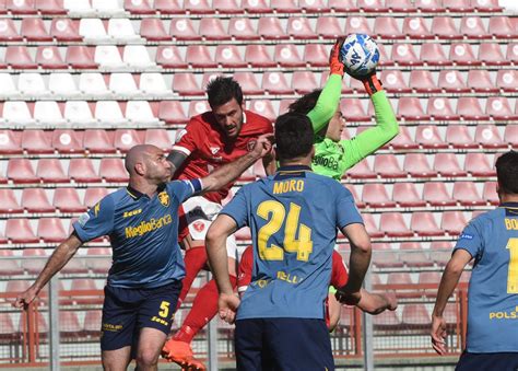 Perugia Frosinone Il Grifo Spaventa La Capolista Pari Al Curi