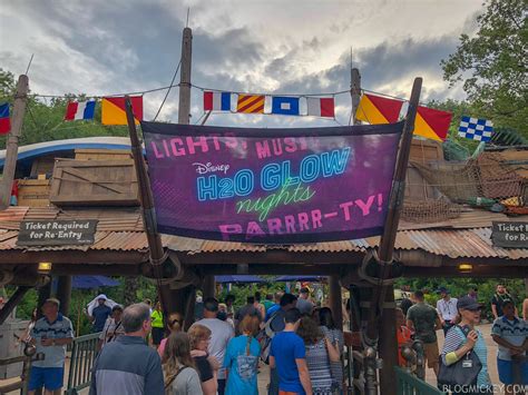 Typhoon Lagoon H20 Glow Nights 2024 Rahal Carmella