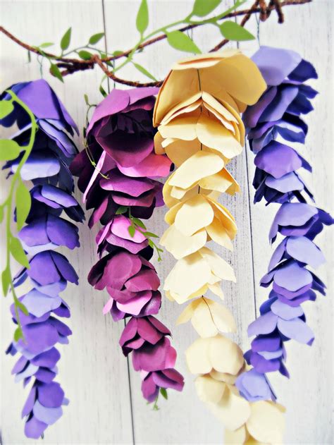 Mama's Gone Crafty: Paper Hanging Wisteria- DIY Paper Flowers