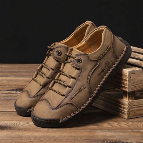 Men Hand Stitching Leather Non Slip Soft Sole Outdoor Casual Shoes