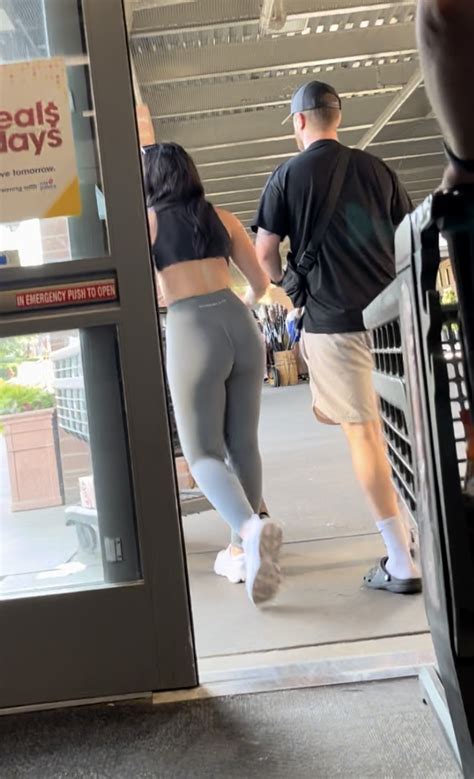 Built Brunette Super Pawg Really FILLS OUT Those Grey Alphalete