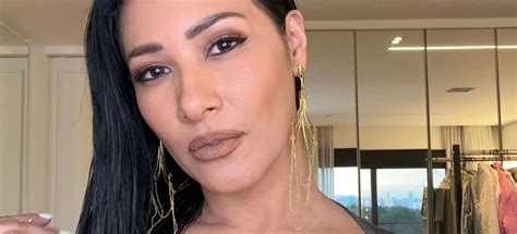 Simaria enlouquece os fãs ao publicar foto de lingerie Tudo que você precisa saber Notícias