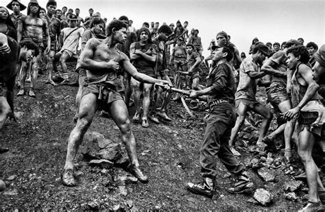 Maestros De La Fotograf A Documental Sebastiao Salgado