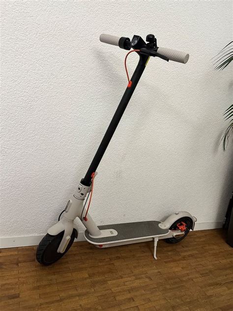 Xiaomi Mi Electric Scooter 3 +++ | Kaufen auf Ricardo