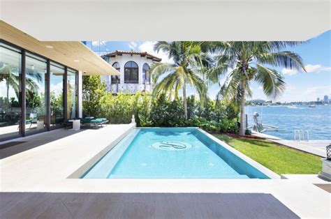 Featured Film Location Waterfront Miami Beach Mansion — Locationshub