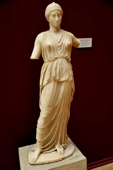 Peplos Statue