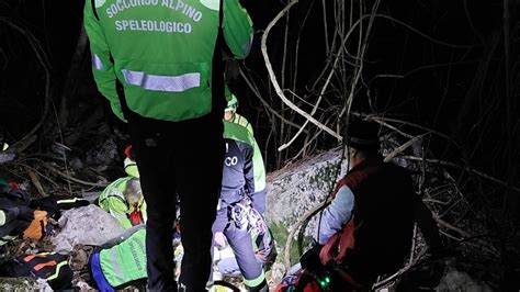 Cade Per 15 Metri Durante Un Escursione In Notturna Soccorso Un 50enne