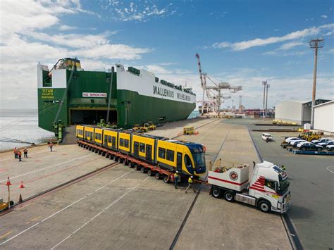 New Gold Coast tram arrives at Port of Brisbane after 26,000km trip | Gold Coast Bulletin