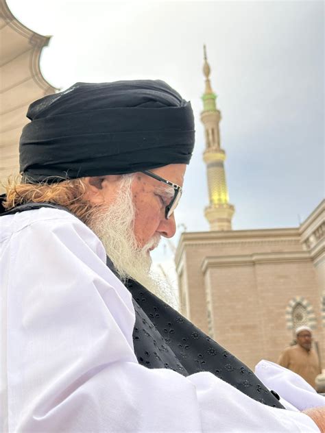 Hazrat Baba Jee Sarkar In Madinah Munawwarah 19042023 Chura Shareef