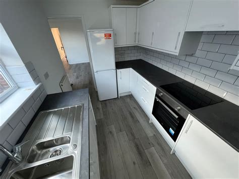 Reading 3 Bed Terraced House Essex Street Rg2 To Rent Now For £