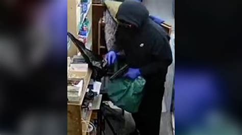 Bronx Robbery Spree Nypd Searching For Man Suspected Of Stealing 6k