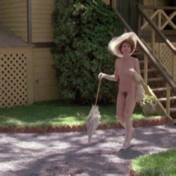 Lady Walks Outside Naked Forgot Her Clothes Porn EroMe