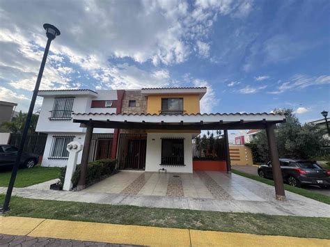 Venta Casa En Fraccionamiento Parques Del Bosque San Pedro Tlaquepaque