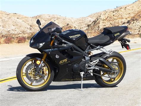 Triumph Triumph Daytona 675 Se Motozombdrivecom