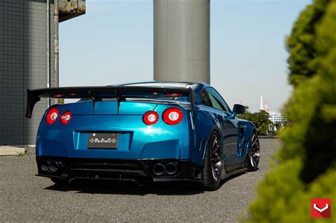 Skipper Tuning Nissan GT-R: Excellent Aero Effects, Vossen Wheels ...