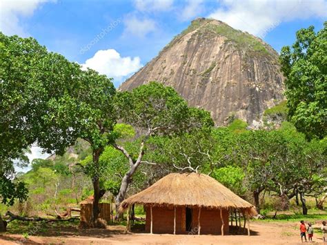 NAMAPA, MOZAMBIQUE - 6 DESEMBER 2008: Amazing, beautiful scenery ...