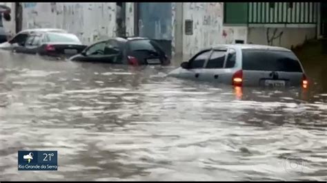 Chuva Na Grande SP Causa Alagamentos Deixa Pessoas Ilhadas E Faz