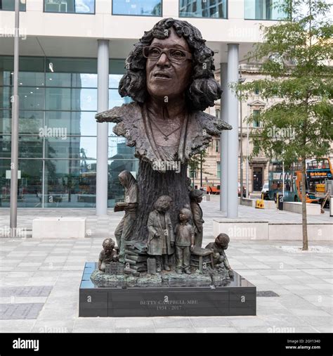 Statue of betty campbell hi-res stock photography and images - Alamy