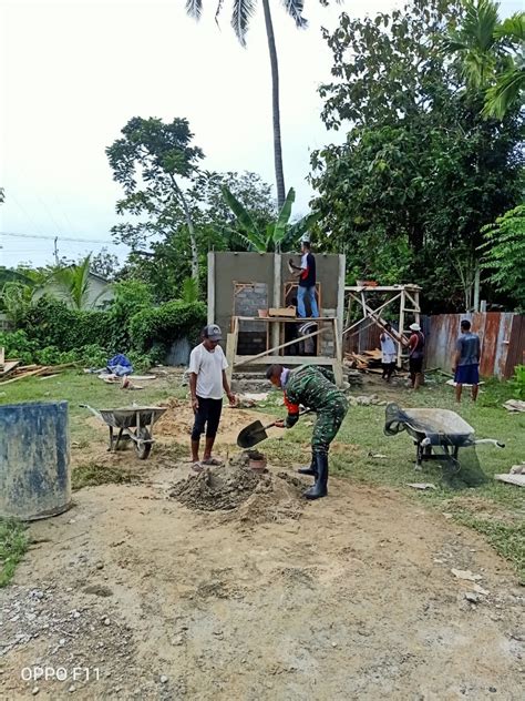 Bersama Warga Satgas TMMD Ke 107 Kodim 1510 Sanana Gotong Royong